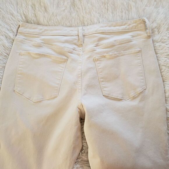 Universal Thread Women's Button Front High Rise Straight Cropped Jeans - Picture 7 of 7